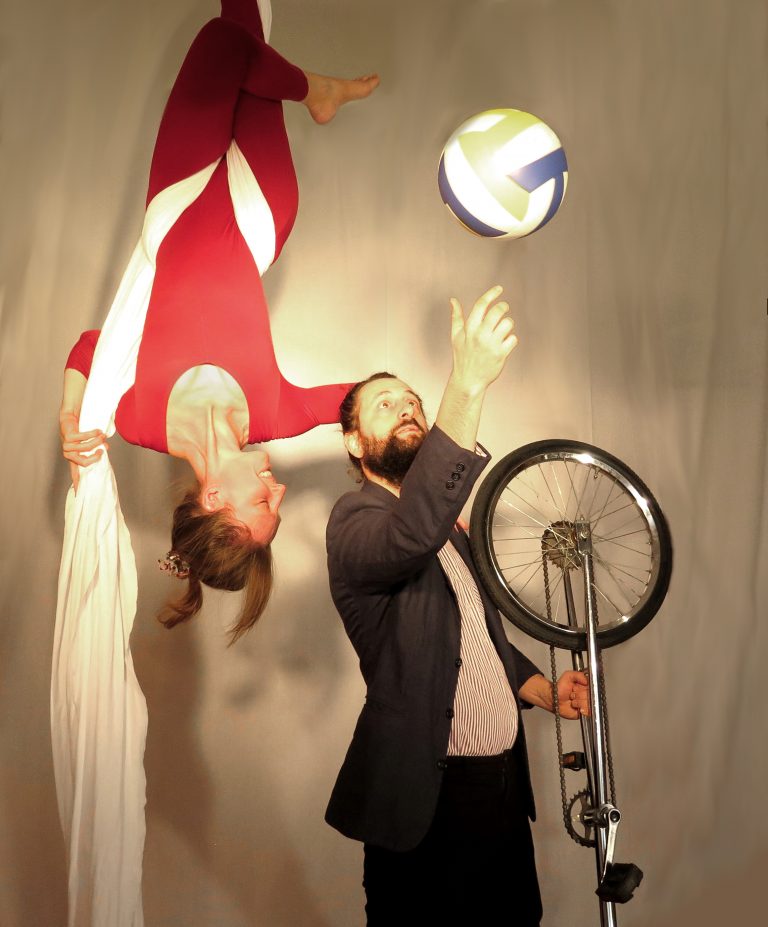 Zirkus-Parodie: Loneflight Theatre & Lorenzo