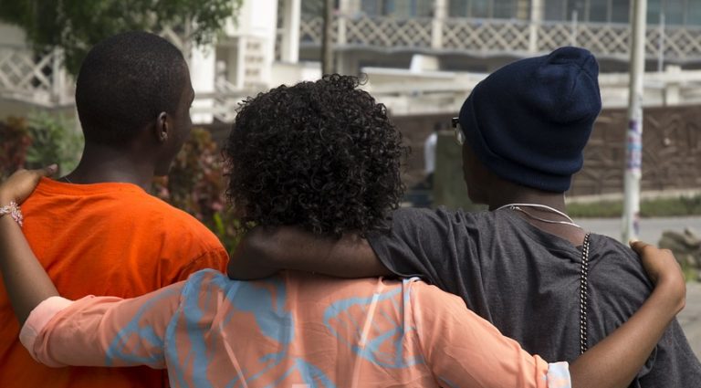 Zusammengeschlagen: (Süd)Europäer-Gruppe macht zwei Diskothekbesucher nieder