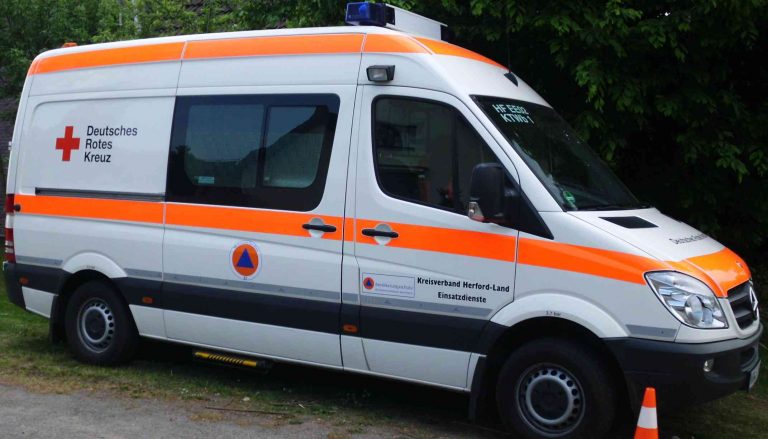 Hundehalterin umgefahren: lebensgefährlicher Unfall auf der Lohe