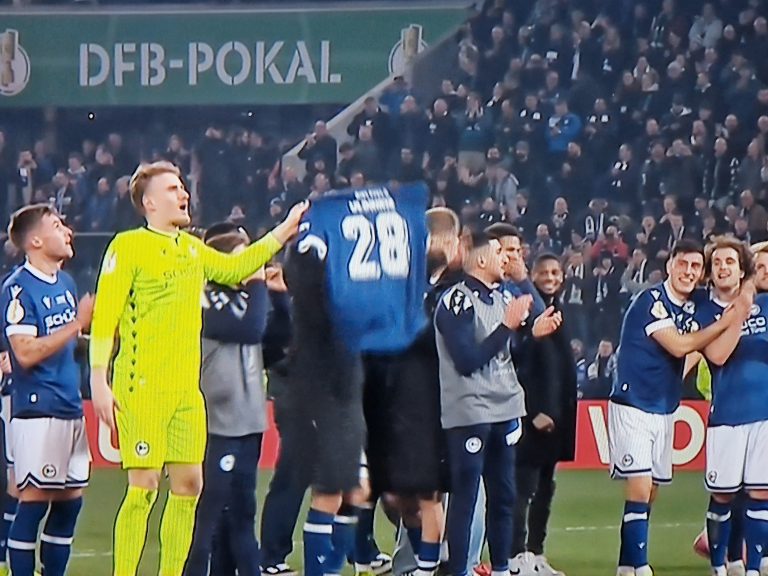 Die Alm bebt – Arminia Bielefeld siegt gegen Werder Bremen zum Halbfinale