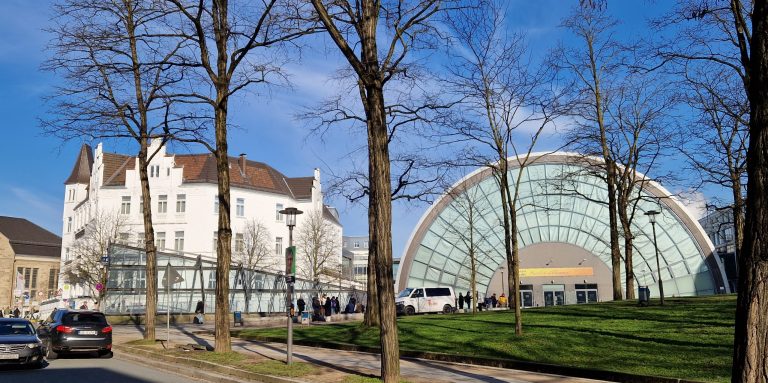 Streit mit Streitschlichter / Schlägerei in der Drogenszene